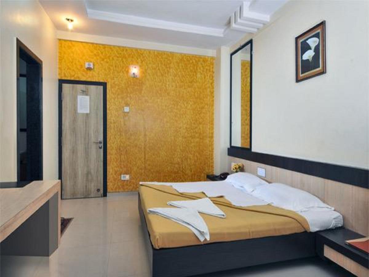 Hotel Shri Krishna Shirdi Exterior photo