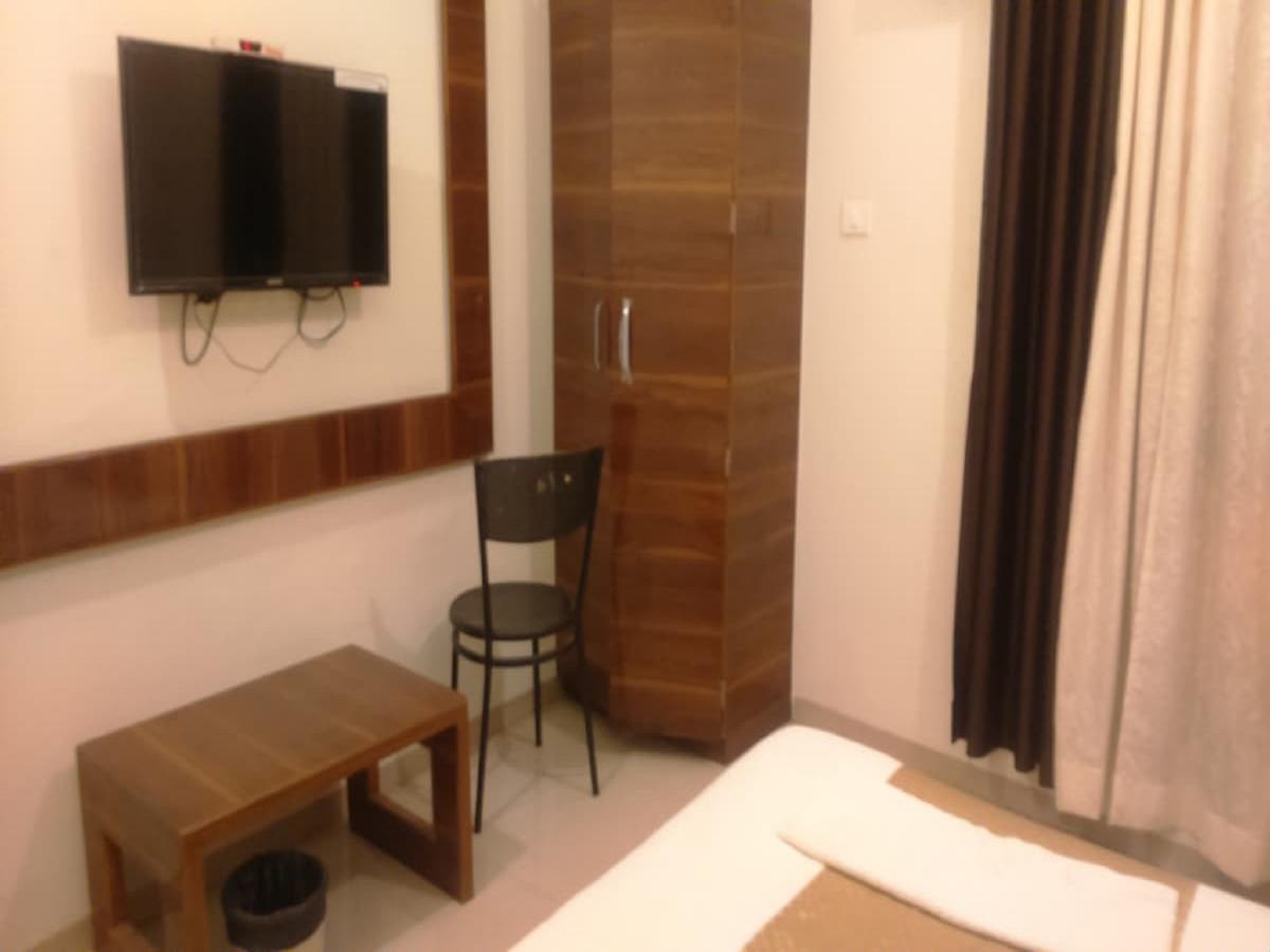 Hotel Shri Krishna Shirdi Exterior photo