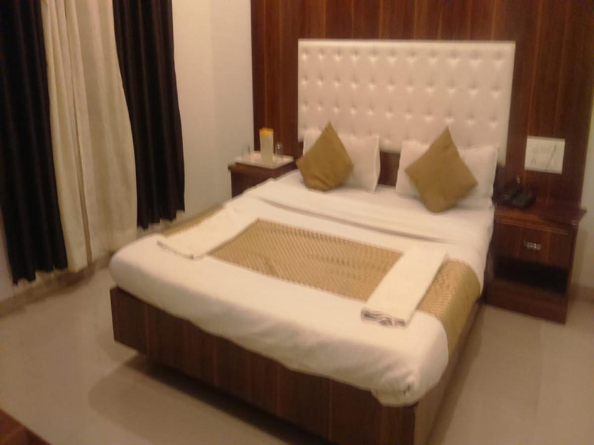 Hotel Shri Krishna Shirdi Exterior photo