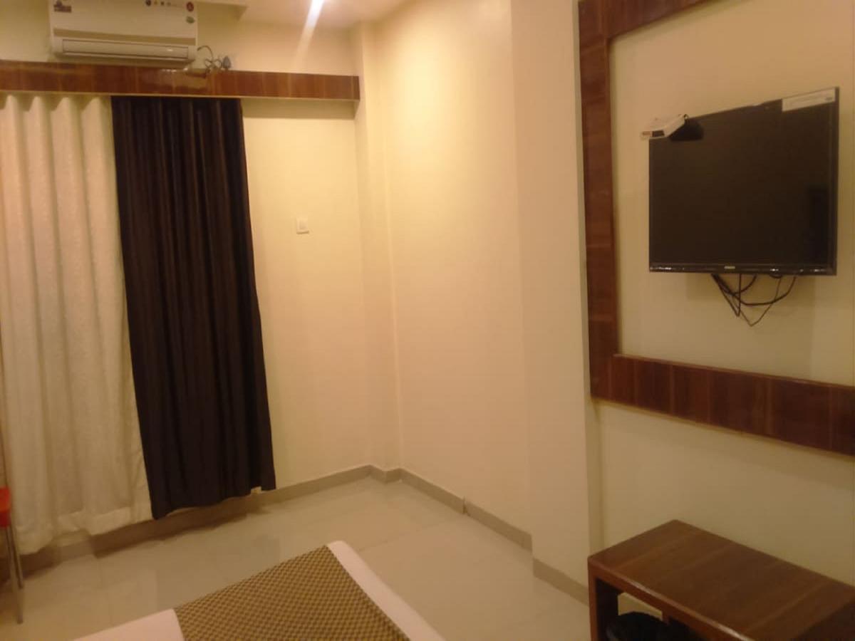 Hotel Shri Krishna Shirdi Exterior photo